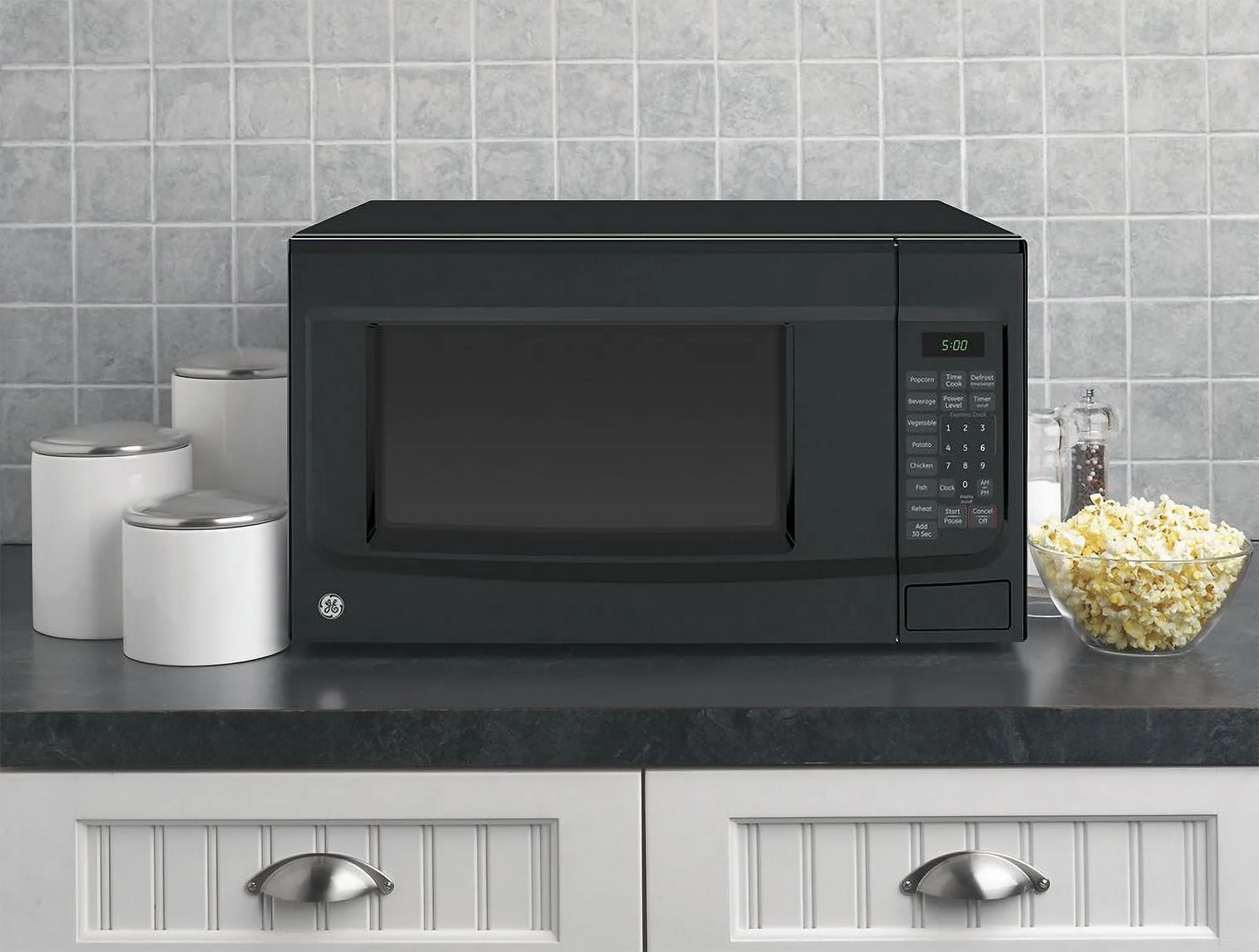 1.4 Cu. Ft. Mid-Size Microwave - Black