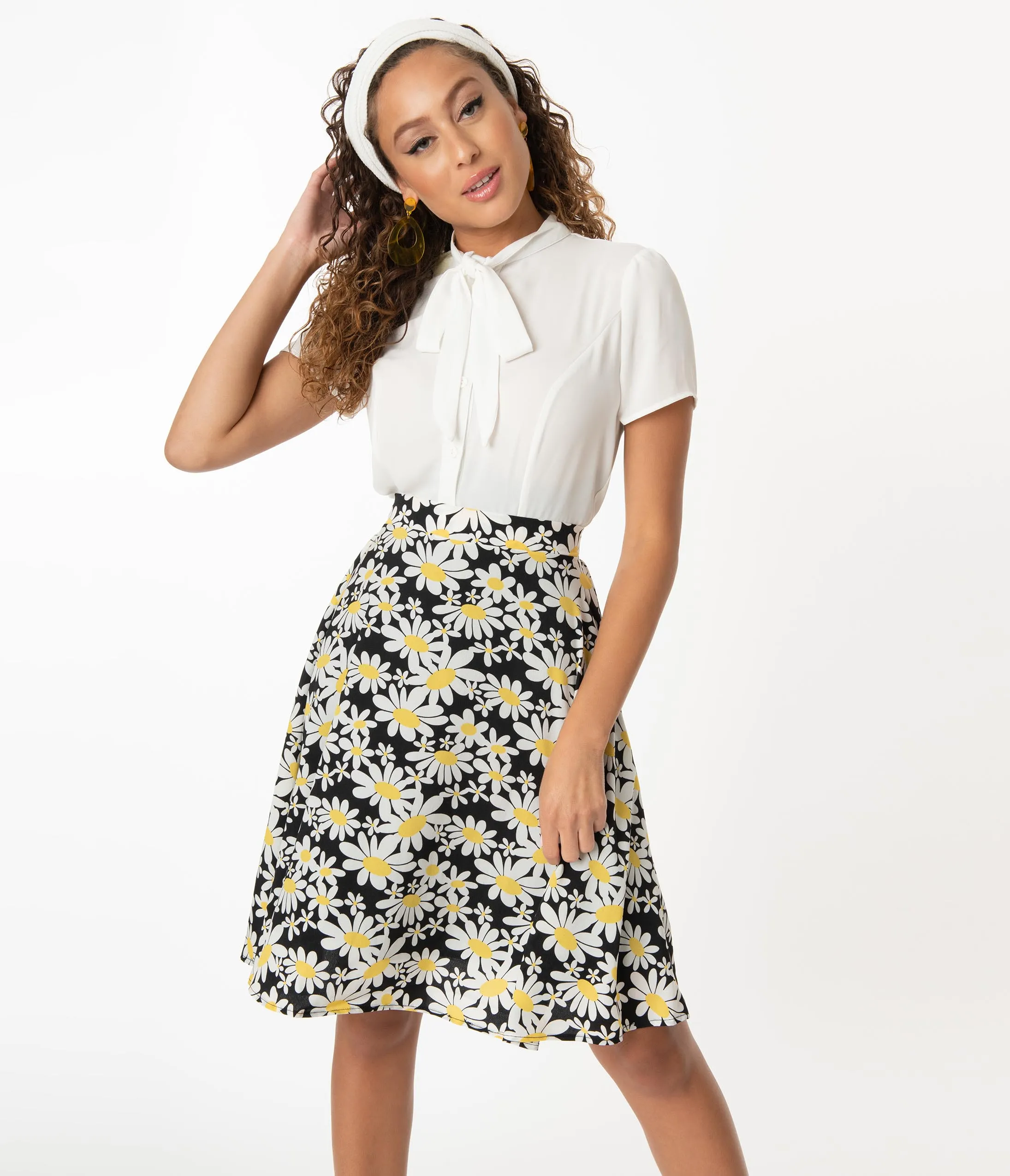 Smak Parlour Black & White Daisy Print Seek Greatness Flare Skirt